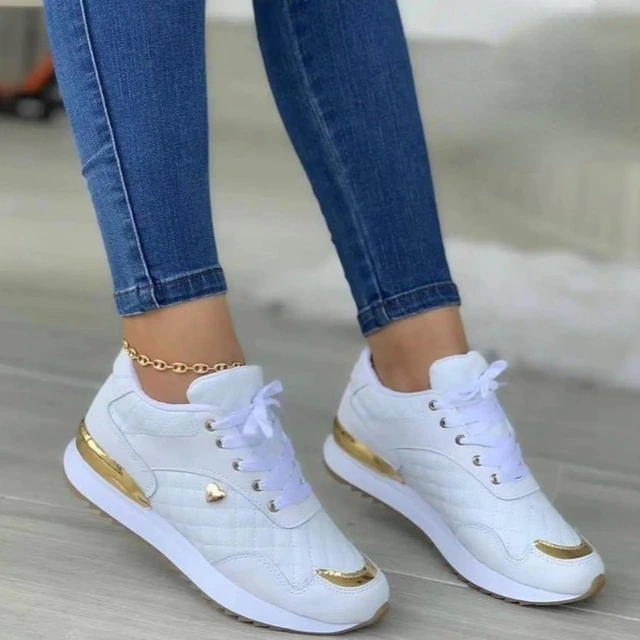 Behagelige sneakers i mesh og skinnlook for dame – polstret tunge og krage