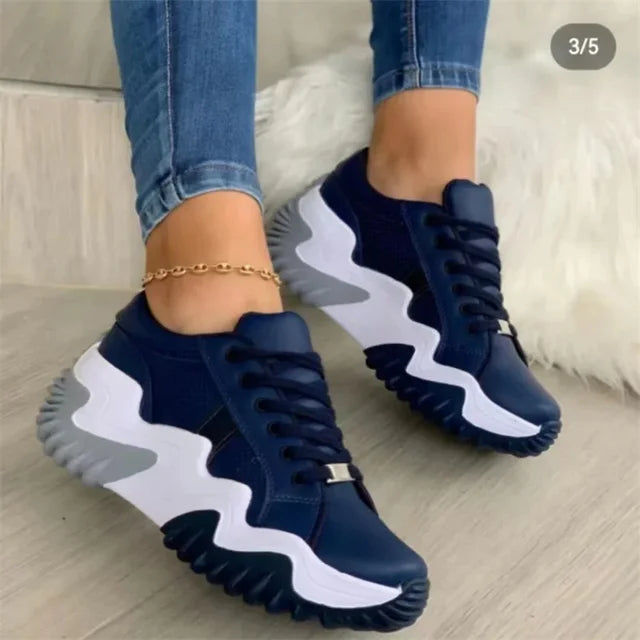 Plattform sneakers med tykk vulkanisert såle for dame – beige og grå