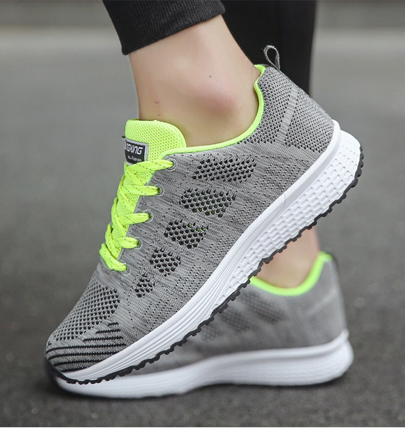 Komfortsneakers i mesh med snøring for dame – lette med EVA-såle
