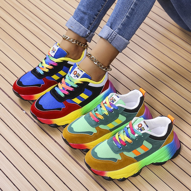 Behagelige sneakers med regnbuedetaljer for dame – grønn og blå