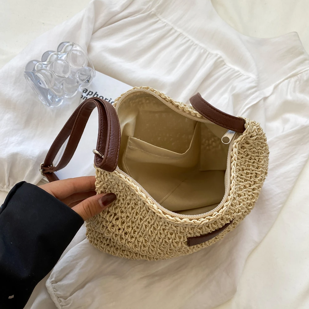 Romslig boho-veske med justerbar stropp for dame – brun og beige