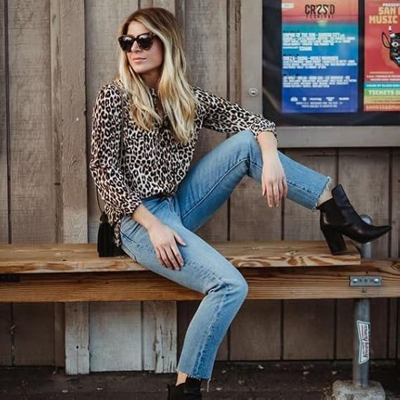 Bluse med leopardmønster for dame – trendy og feminin topp