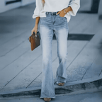 Utsvingt stretchjeans med høyt liv for dame – lys vintagevask i boho-stil