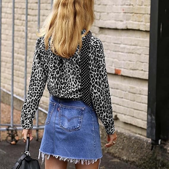 Bluse med leopardmønster for dame – trendy og feminin topp