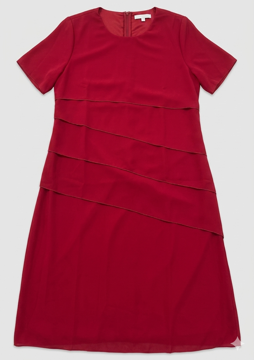 Knelang chiffonkjole for dame med korte ermer og lagdelt front – elegant kjole