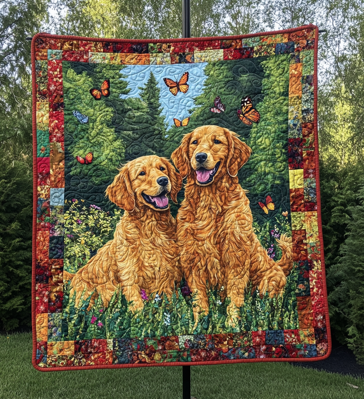 Quiltet pledd - To golden retrievere med sommerfugler