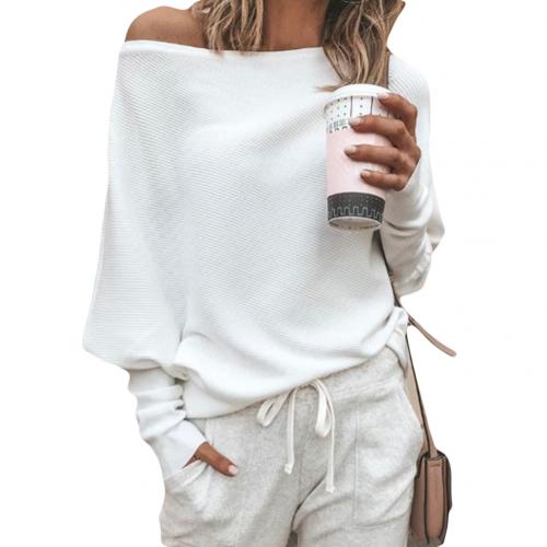 Off-shoulder genser for dame – feminin genser som viser skuldrene