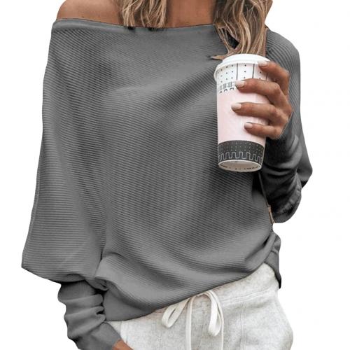 Off-shoulder genser for dame – feminin genser som viser skuldrene