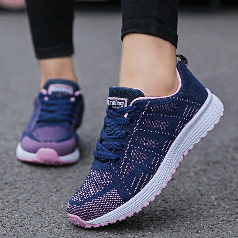 Komfortsneakers i mesh med snøring for dame – lette med EVA-såle