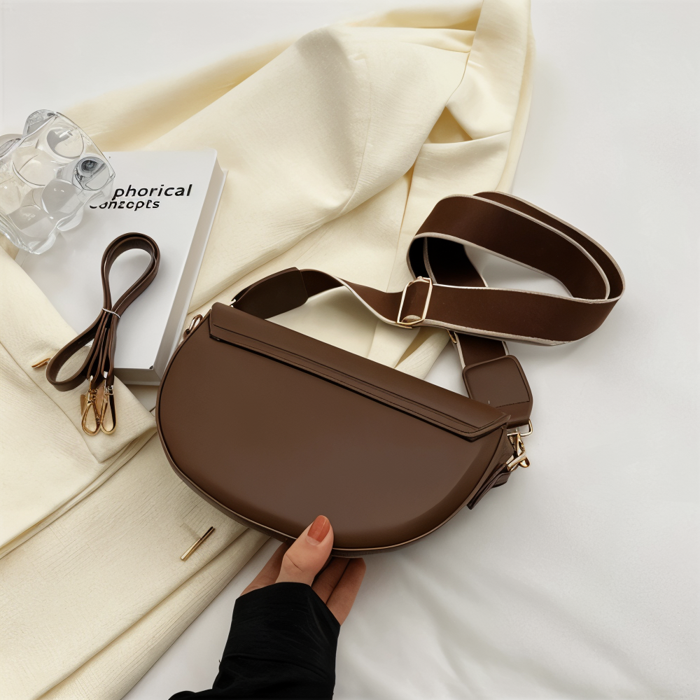 Crossbody veske i vegansk skinn for dame – justerbar stropp og magnetlås
