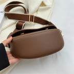 Crossbody veske i vegansk skinn for dame – justerbar stropp og magnetlås