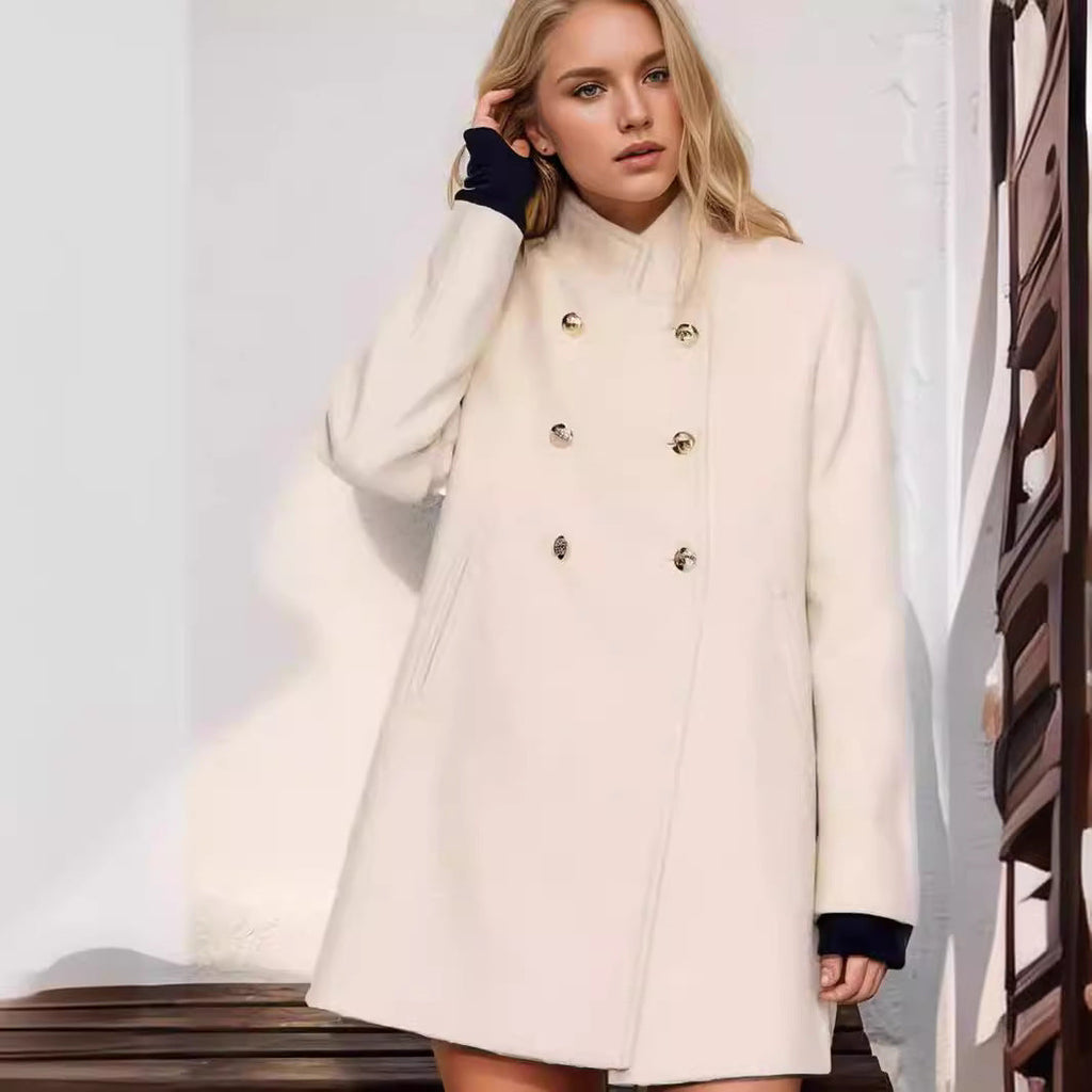 Elegant dobbeltspent kåpe med gullknapper for dame – elfenbenshvit, marineblå og svart