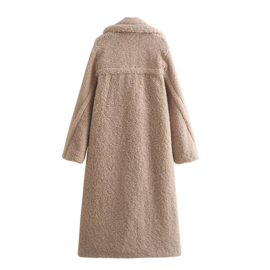 Lang oversized teddykåpe med dobbeltspent lukking og slag for dame