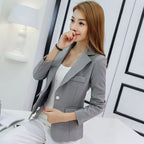 Kort slim fit blazer med lommer for dame – kontorblazer med hakkrage og én knapp
