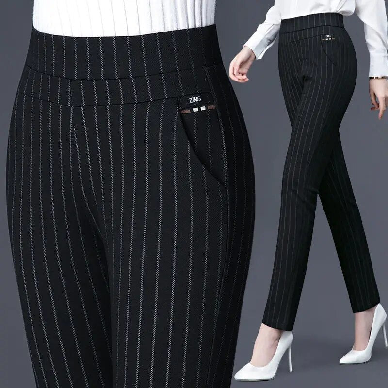 Svart elegant bukse med stretch for dame – smal passform til jobb og fest