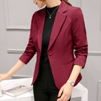 Kort slim fit blazer med lommer for dame – kontorblazer med hakkrage og én knapp