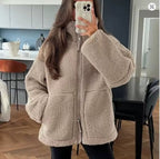 Oversized teddyjakke med ståkrage og glidelås for dame – beige og brun
