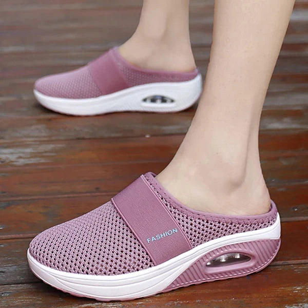 Slip-on sko i mesh med kilesåle og åpen hæl for dame – åtte farger