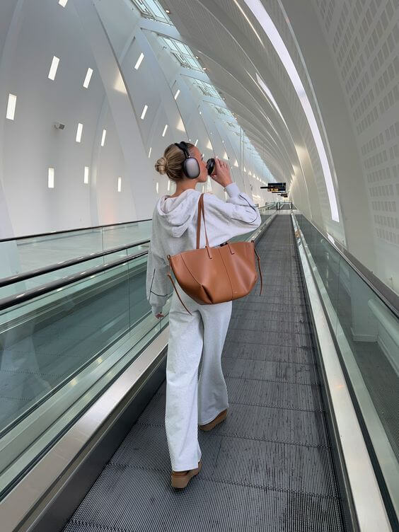 Romslig vintage tote bag i kalveskinn for dame – skulderveske med mykt fôr