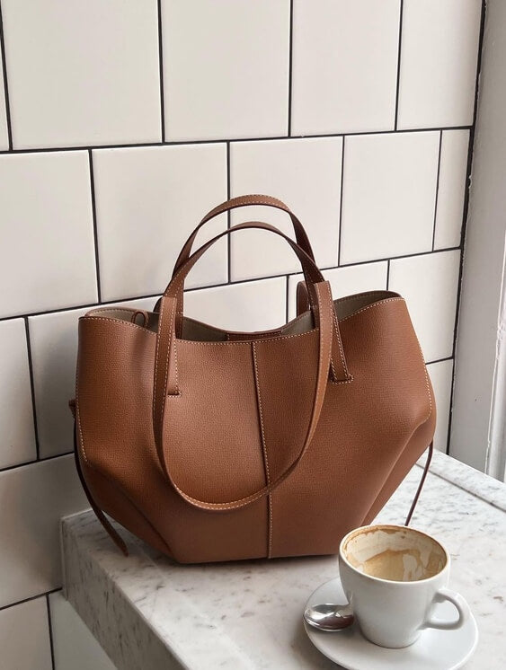 Romslig vintage tote bag i kalveskinn for dame – skulderveske med mykt fôr