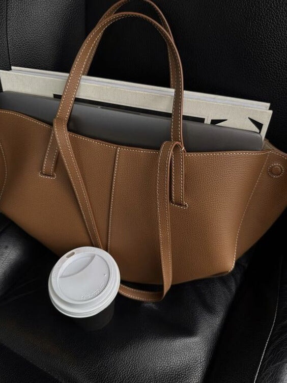 Romslig vintage tote bag i kalveskinn for dame – skulderveske med mykt fôr