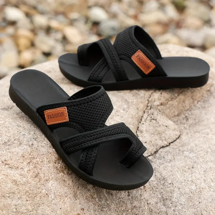Slip-on sandaler med mesh-remmer og tåring for dame – flate og lette