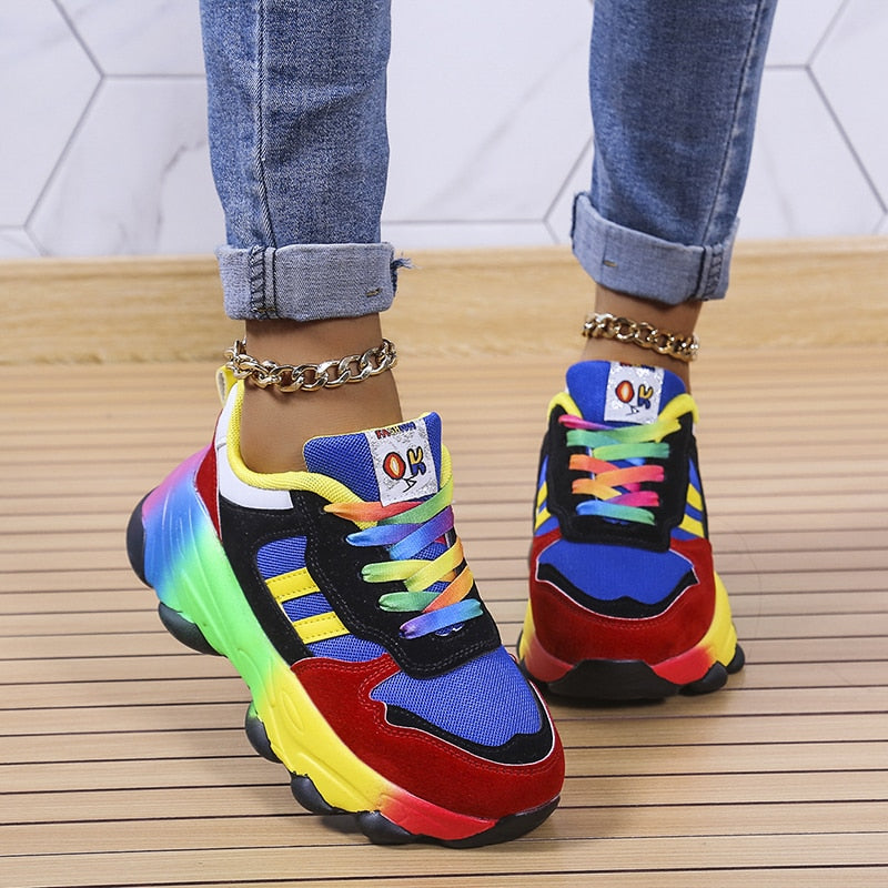 Behagelige sneakers med regnbuedetaljer for dame – grønn og blå