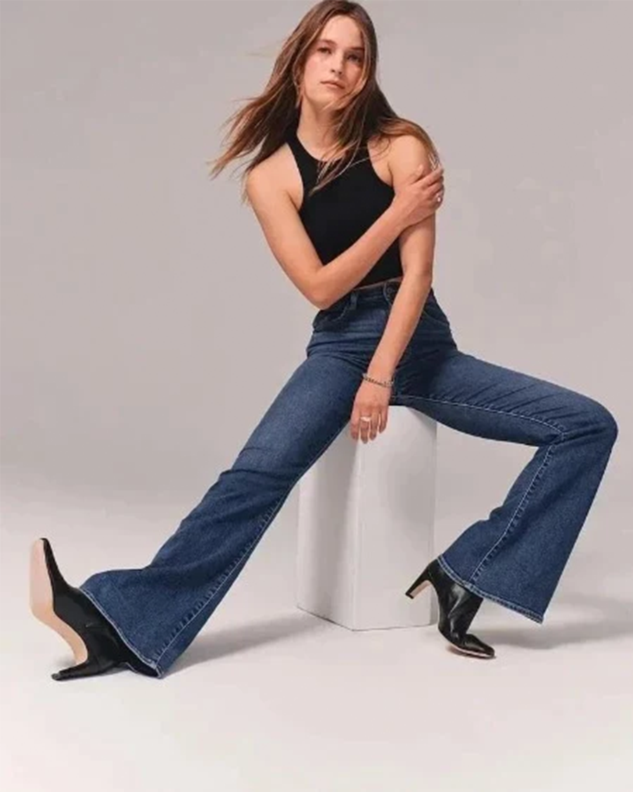 Utsvingt stretchjeans med høyt liv for dame – retro flare jeans i lyseblå og mørkeblå