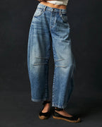 Rett jeans for dame – klassisk straight leg i svart, blå og lys turkis